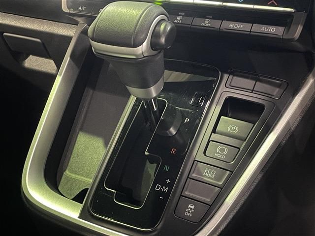 TOYOTA VOXY 4WD 2024