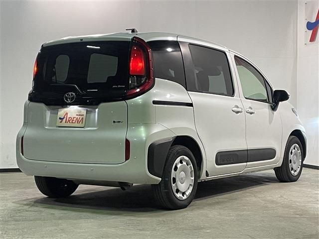 TOYOTA SIENTA HYBRID 2024