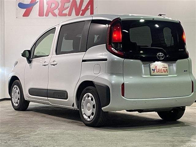 TOYOTA SIENTA HYBRID 2024