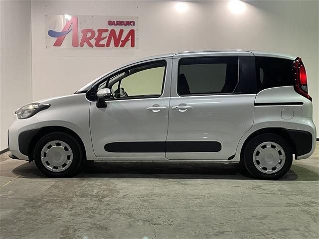 TOYOTA SIENTA HYBRID 2024