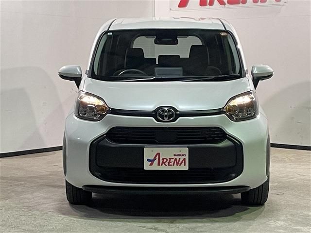 TOYOTA SIENTA HYBRID 2024