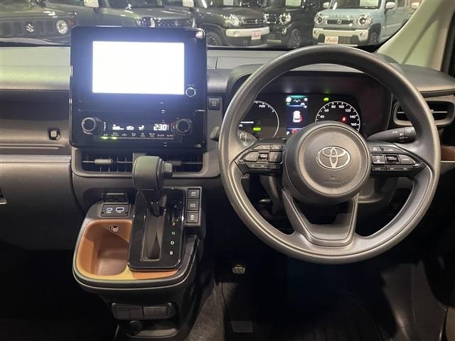 TOYOTA SIENTA HYBRID 2024