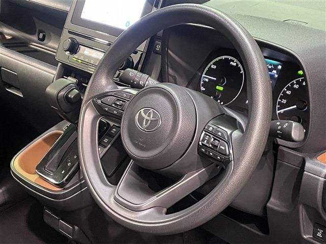 TOYOTA SIENTA HYBRID 2024