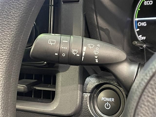 TOYOTA SIENTA HYBRID 2024