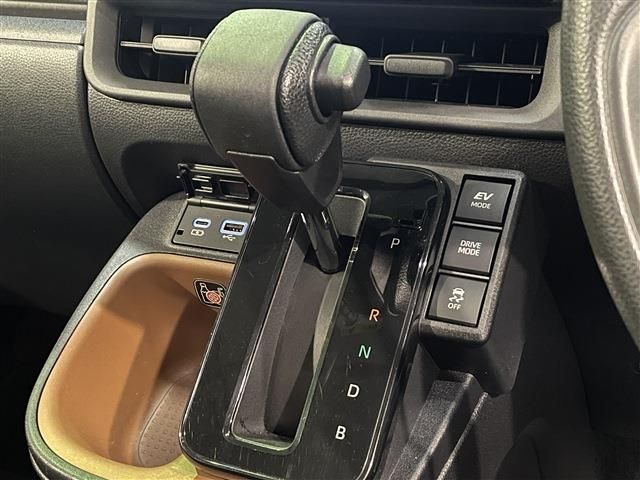 TOYOTA SIENTA HYBRID 2024