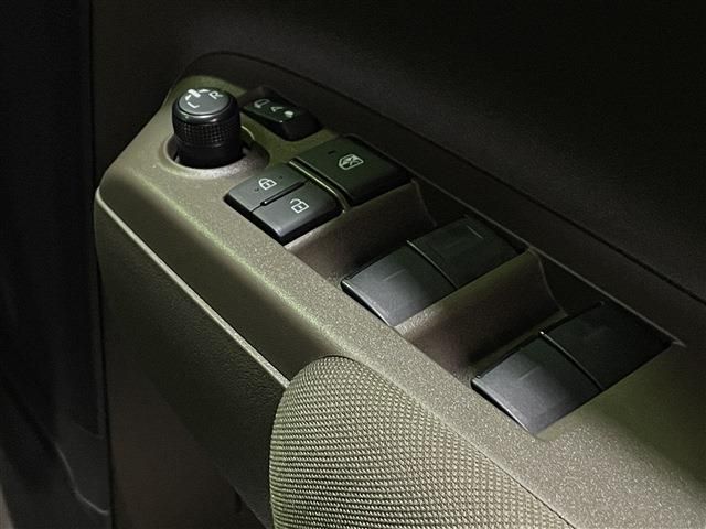 TOYOTA SIENTA HYBRID 2024