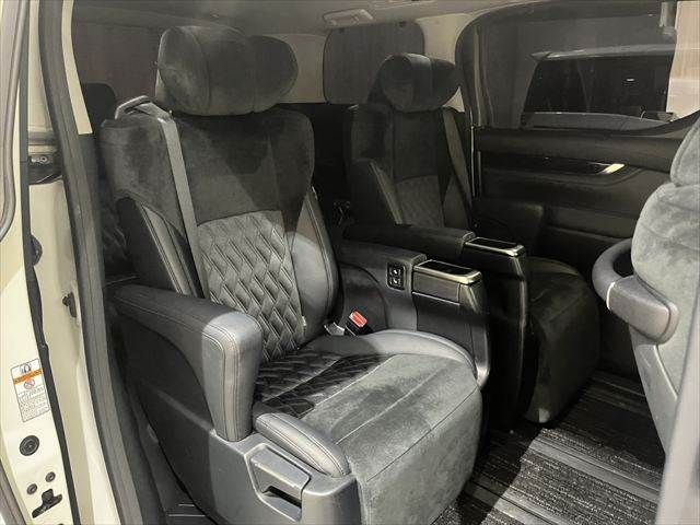 TOYOTA ALPHARD 2017