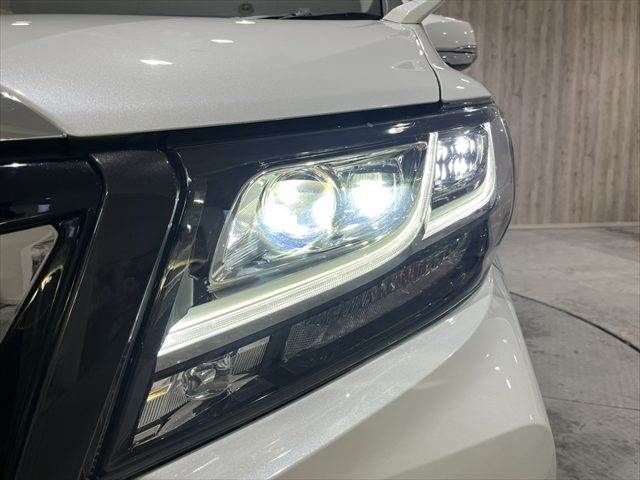 TOYOTA ALPHARD 2017
