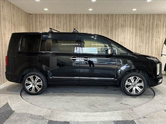 MITSUBISHI DELICA D:5 4WD 2019