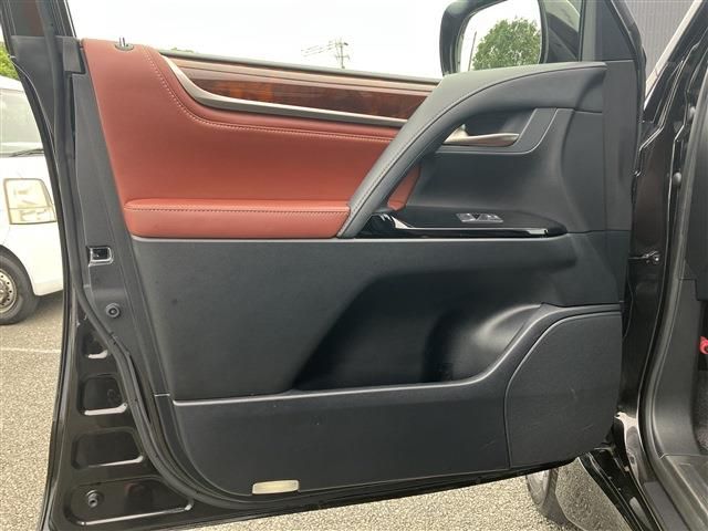 TOYOTA LEXUS LX570 AWD 2016