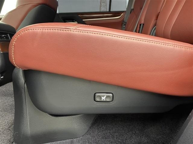 TOYOTA LEXUS LX570 AWD 2016