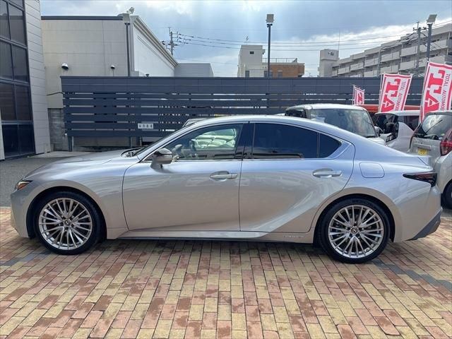 TOYOTA LEXUS IS300h 2020