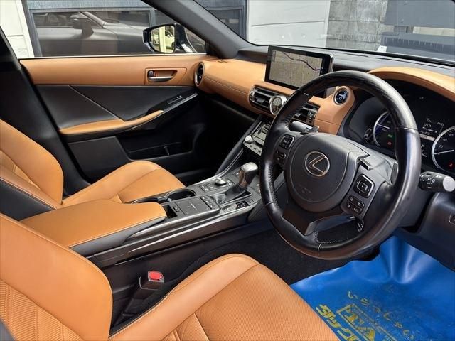 TOYOTA LEXUS IS300h 2020