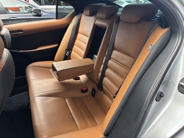 TOYOTA LEXUS IS300h 2020