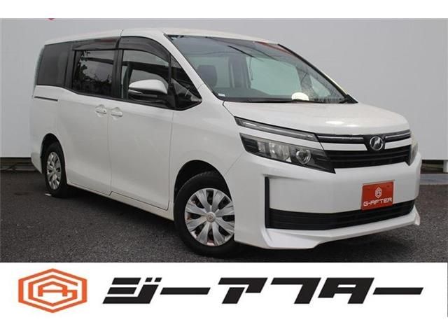 TOYOTA VOXY 2014