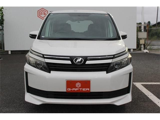 TOYOTA VOXY 2014