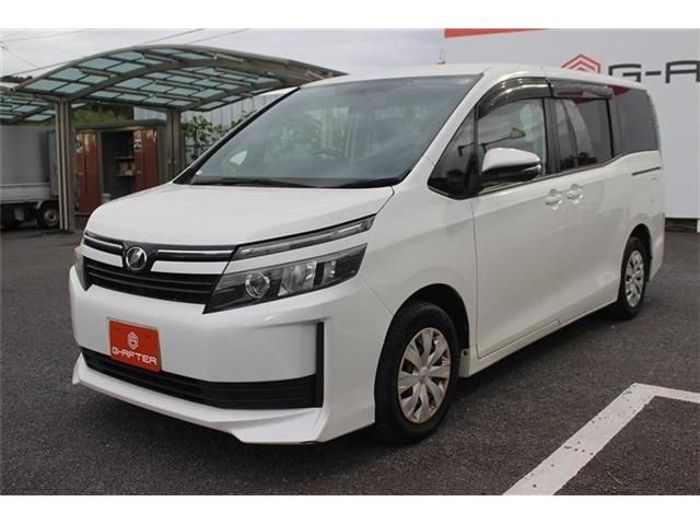 TOYOTA VOXY 2014