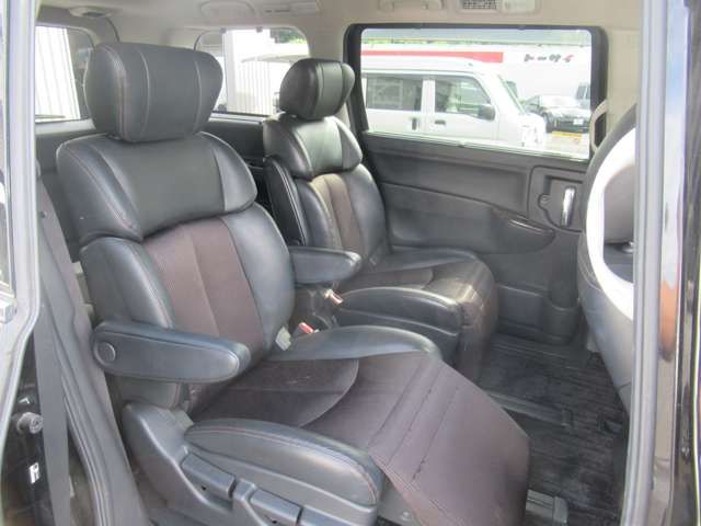 NISSAN ELGRAND  4WD 2016