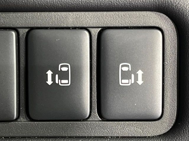 MITSUBISHI DELICA D:5 4WD 2024