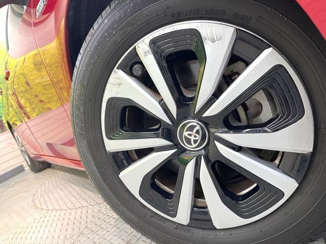 TOYOTA PRIUS PHV 2021