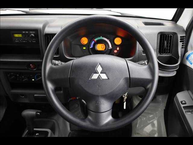 MITSUBISHI MINICAB-MiEV 2020