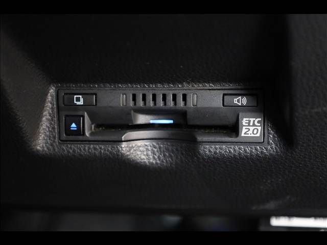 TOYOTA YARIS HYBRID 2021