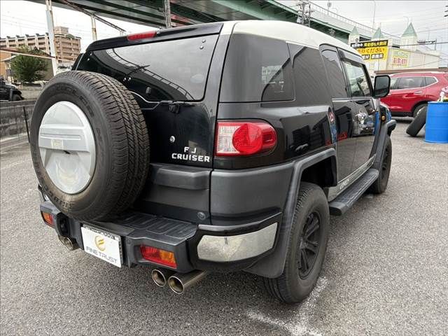 TOYOTA FJ CRUISER 4WD 2011