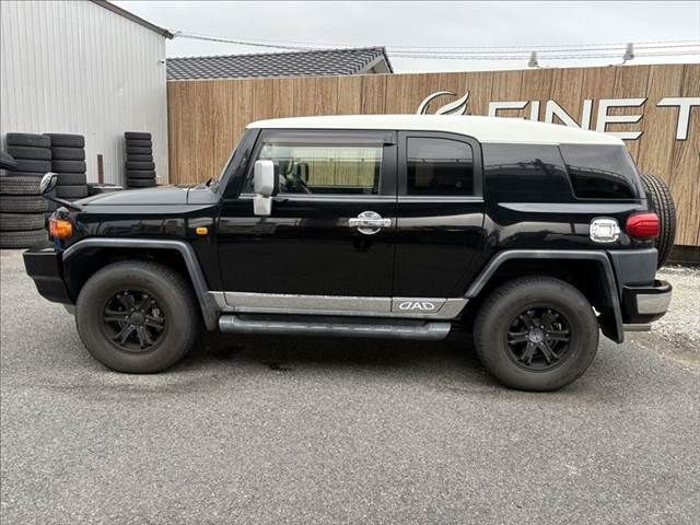 TOYOTA FJ CRUISER 4WD 2011