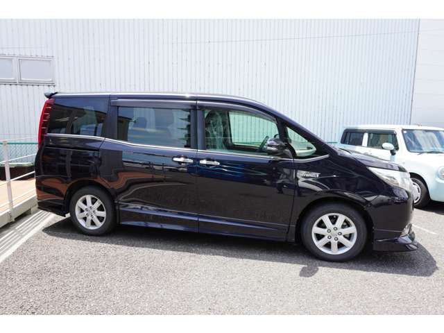 TOYOTA ESQUIRE HYBRID 2015