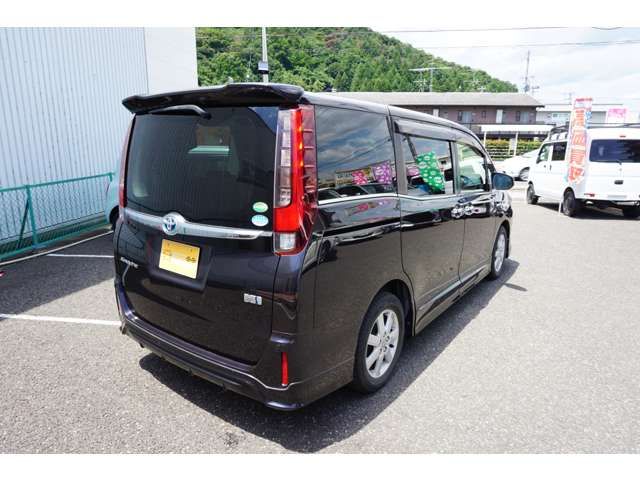 TOYOTA ESQUIRE HYBRID 2015