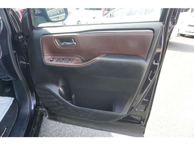 TOYOTA ESQUIRE HYBRID 2015