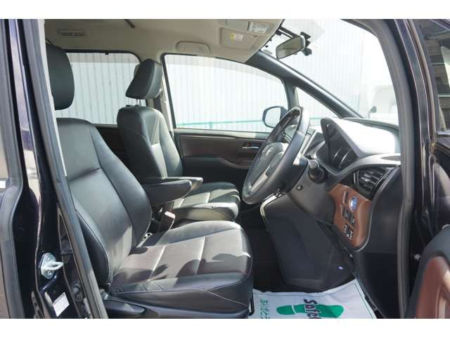 TOYOTA ESQUIRE HYBRID 2015