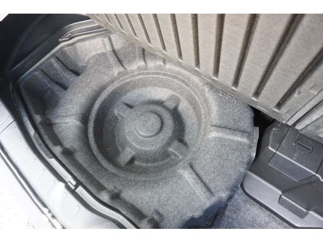 TOYOTA ESQUIRE HYBRID 2015