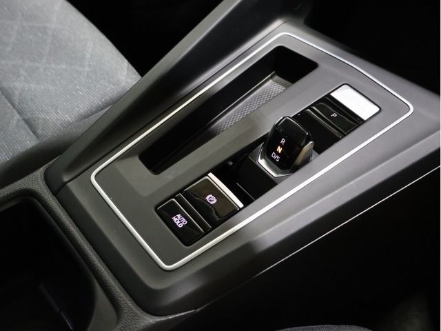 VOLKSWAGEN VOLKSWAGEN GOLF 2024