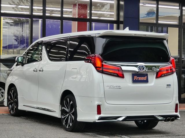 TOYOTA ALPHARD hybrid 4WD 2023