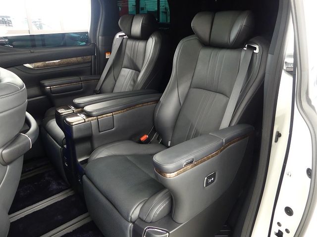 TOYOTA ALPHARD hybrid 4WD 2023