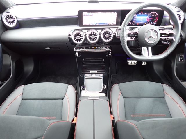 MERCEDES BENZ MERCEDES BENZ A class sedan 2024