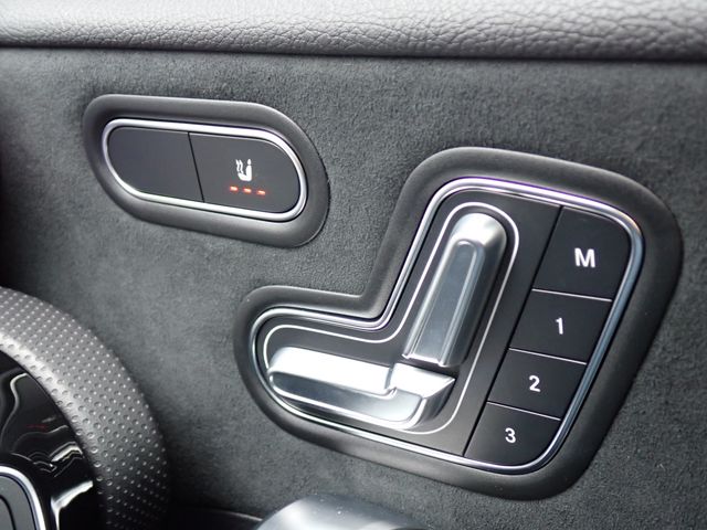 MERCEDES BENZ MERCEDES BENZ A class sedan 2024