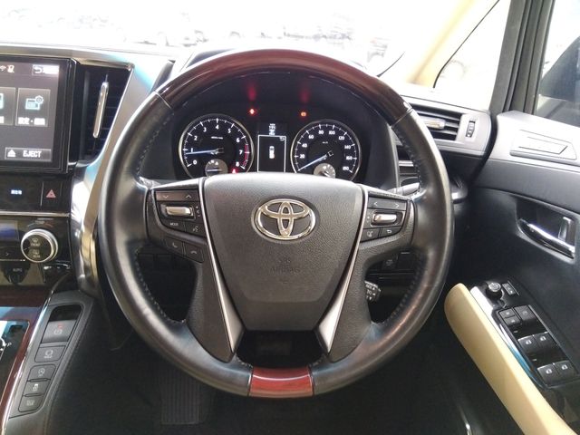 TOYOTA VELLFIRE 4WD 2017