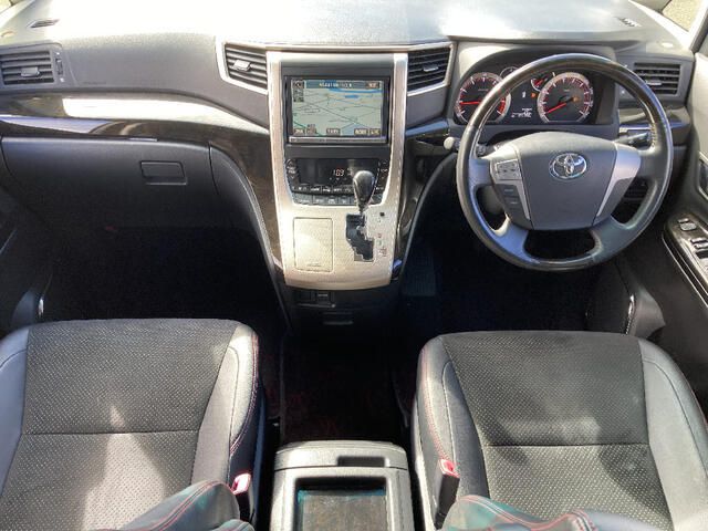 TOYOTA VELLFIRE 4WD 2014