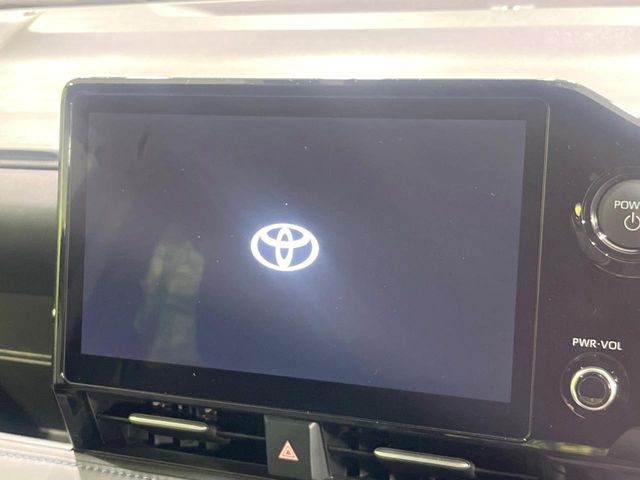 TOYOTA VOXY HYBRID 2024