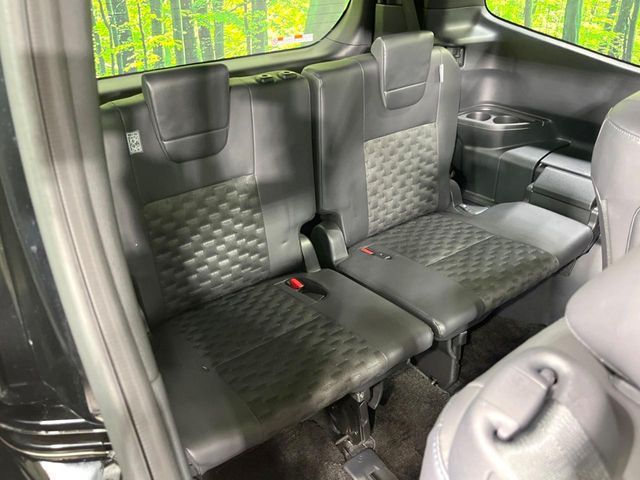 TOYOTA VOXY HYBRID 2024