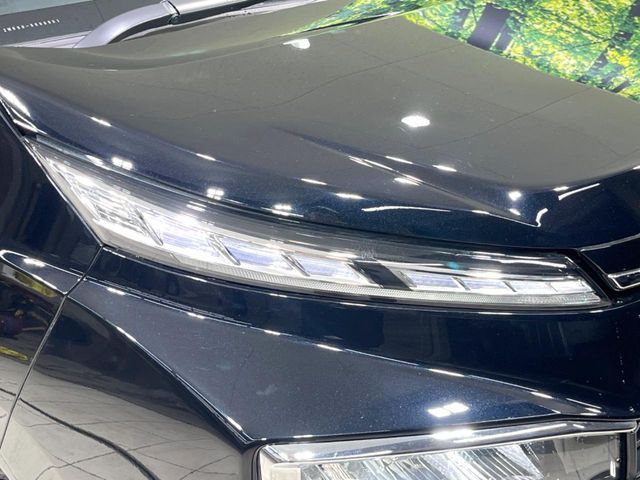 TOYOTA VOXY HYBRID 2024