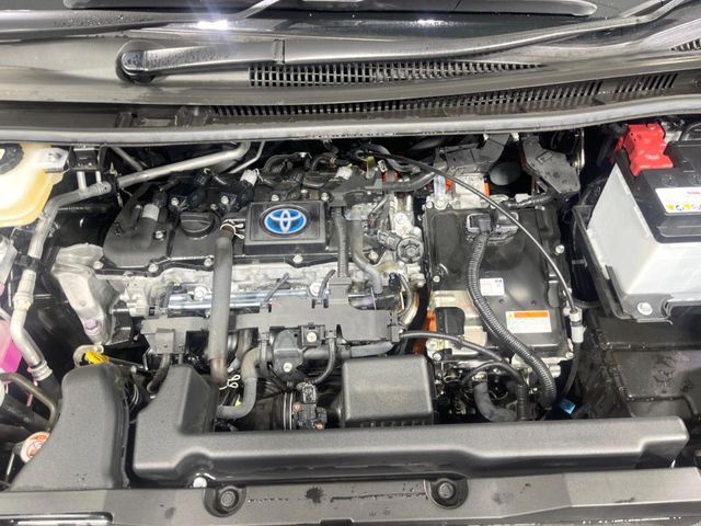 TOYOTA VOXY HYBRID 2024