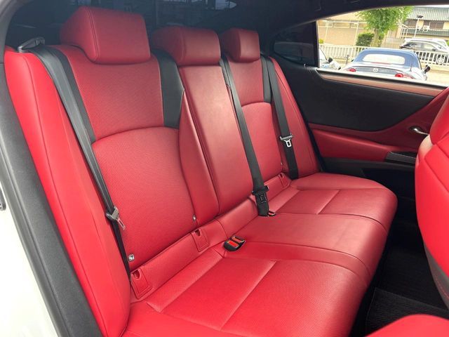 TOYOTA LEXUS ES300h 2019