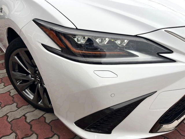 TOYOTA LEXUS ES300h 2019