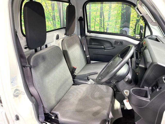 DAIHATSU HIJET truck 4WD 2014