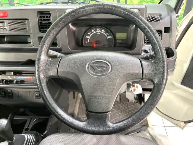 DAIHATSU HIJET truck 4WD 2014