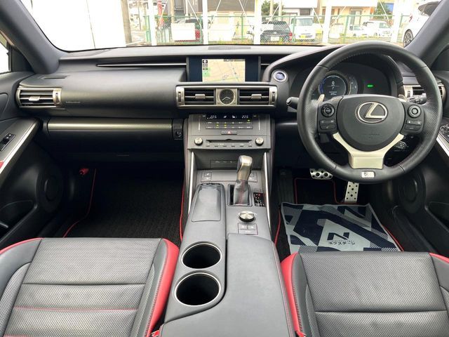 TOYOTA LEXUS IS300h 2015