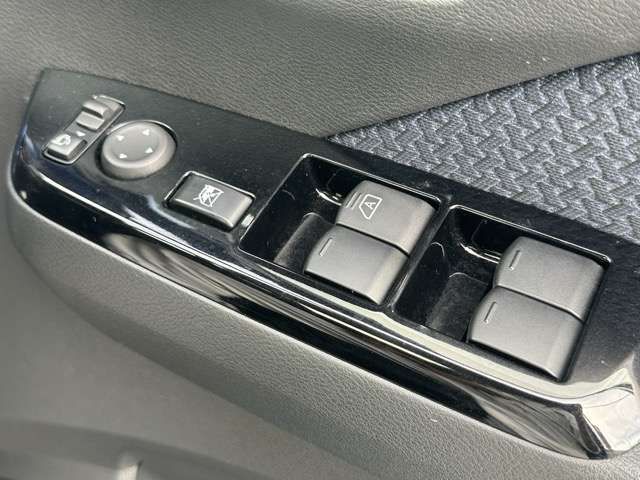 MITSUBISHI ek X 2019